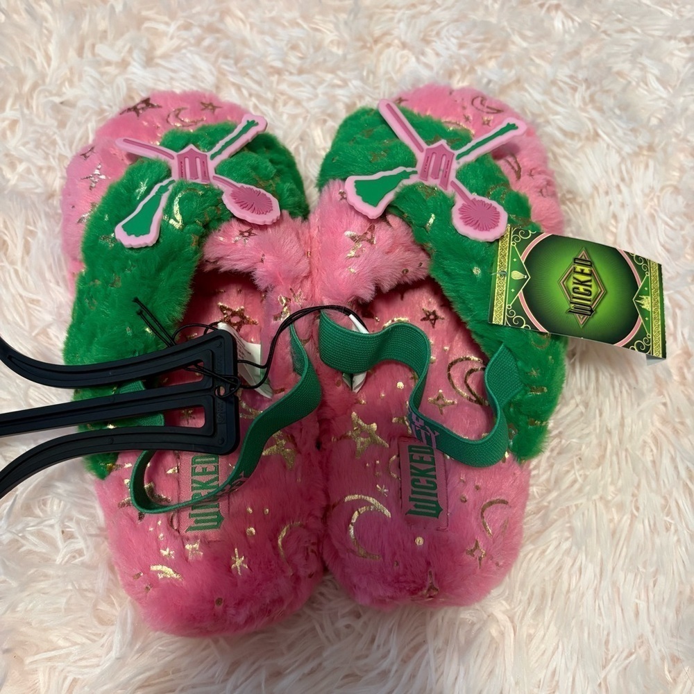 Wicked Women’s Slippers NEW 7/8 Glinda Elphaba Pink Green - Picture 5 of 8